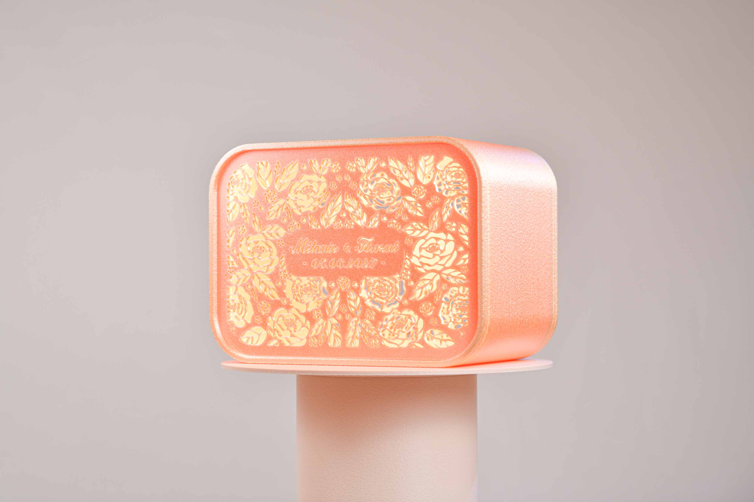 Urne rectangulaire personnalisée - Roses (lumière en option)