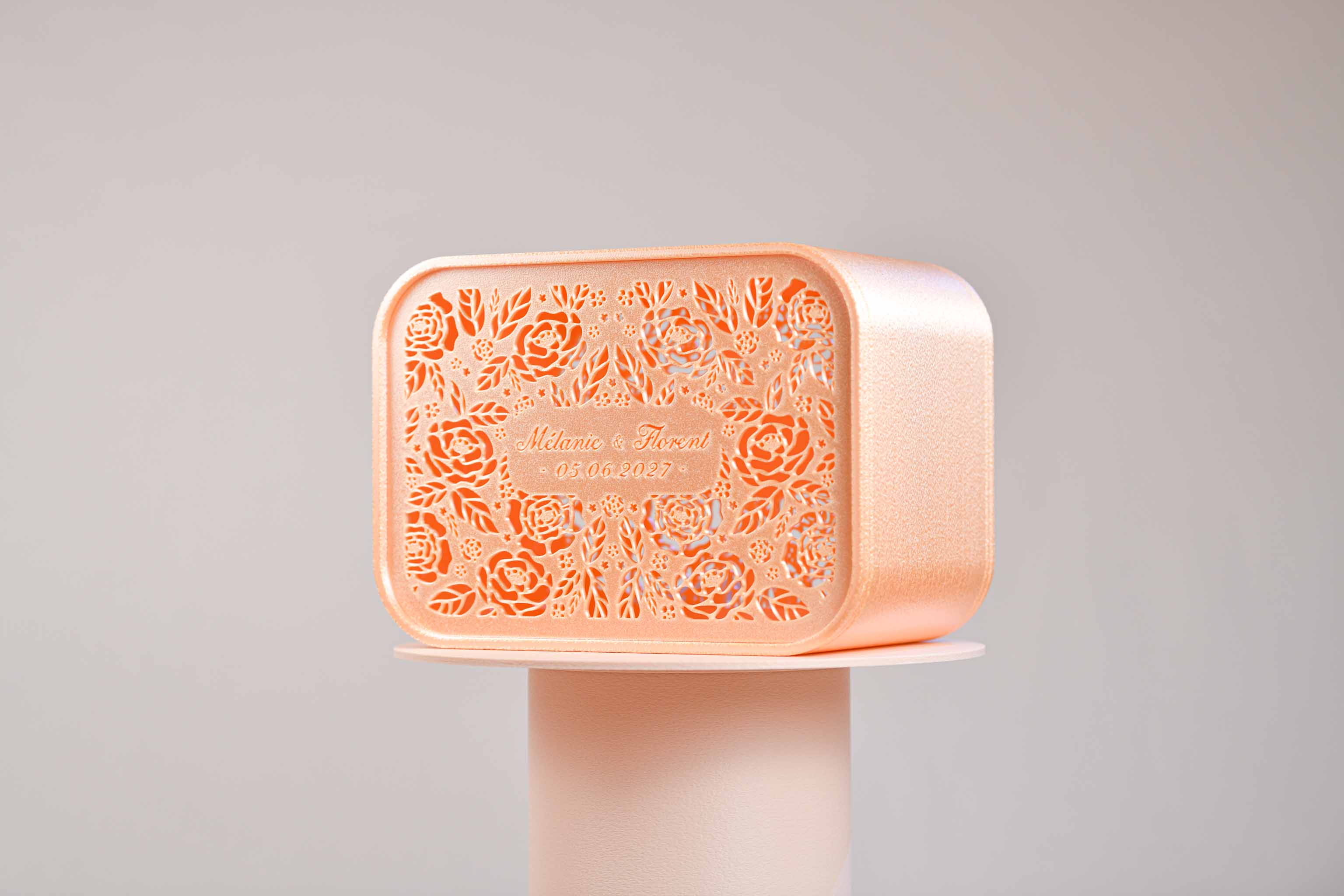 Urne rectangulaire personnalisée - Roses (lumière en option)