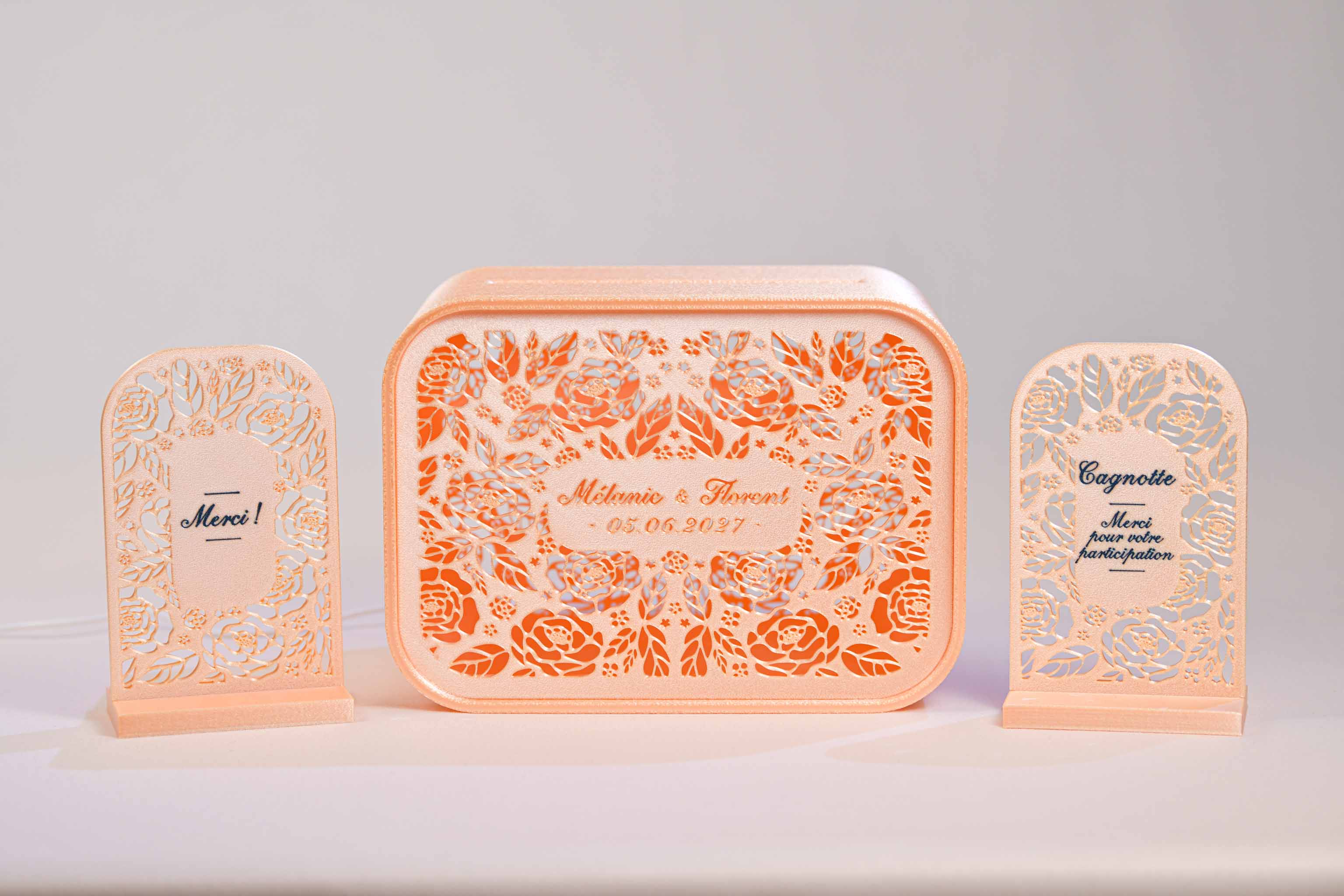 Urne rectangulaire personnalisée - Roses (lumière en option)