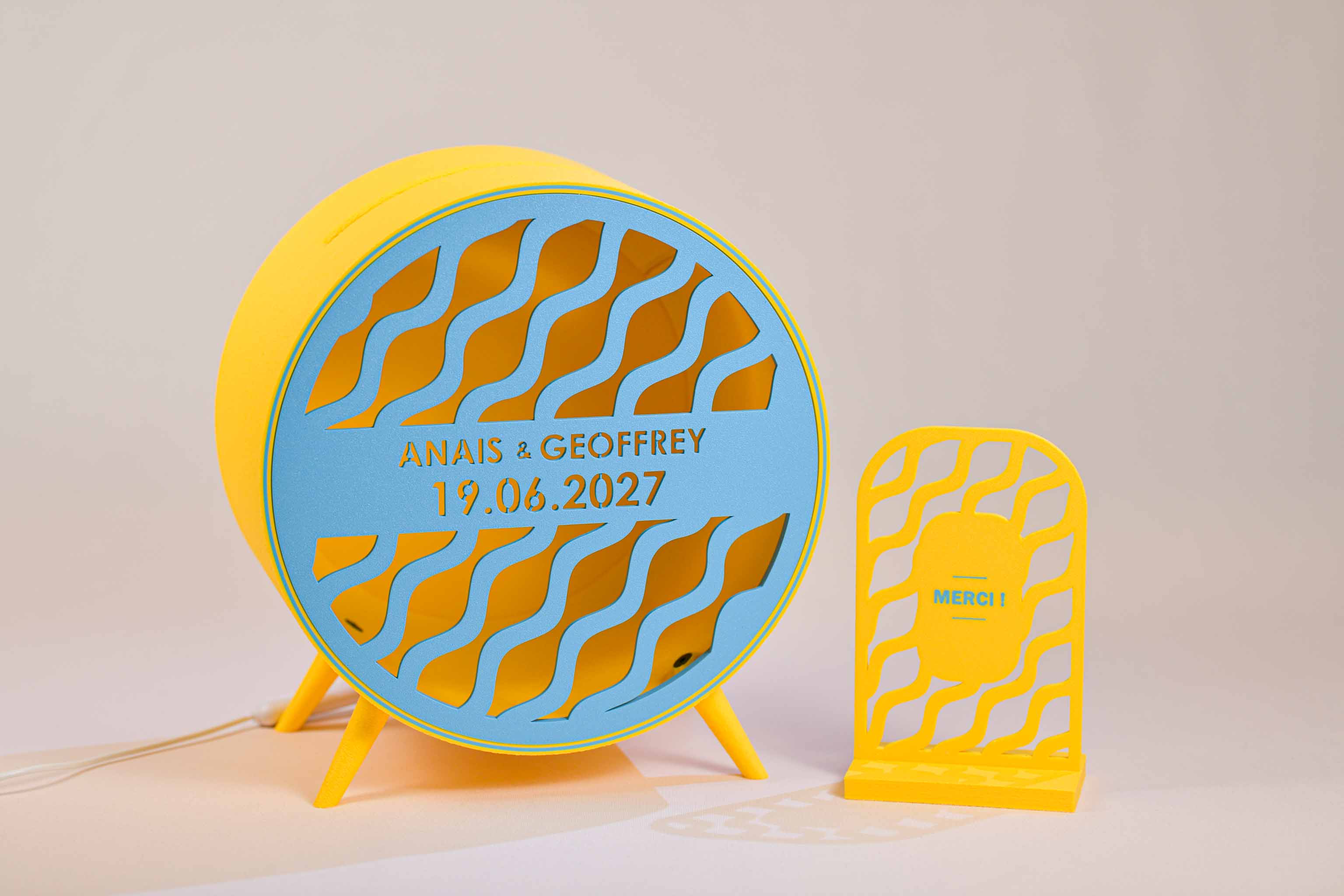 Urne ronde personnalisée - Vaguelettes (sur pieds) (lumière en option)