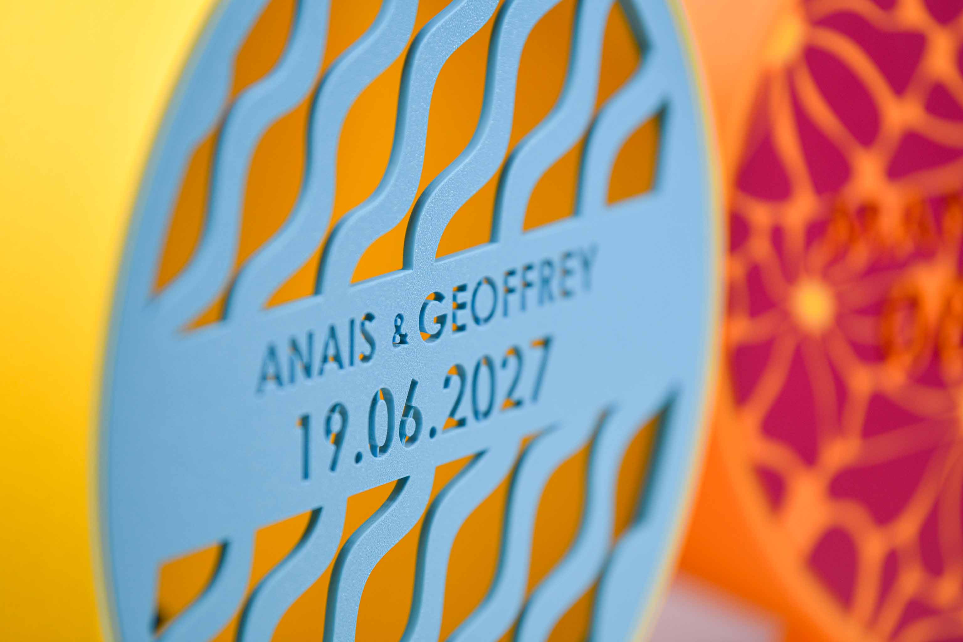 Urne ronde personnalisée - Vaguelettes (sur pieds) (avec lumière)