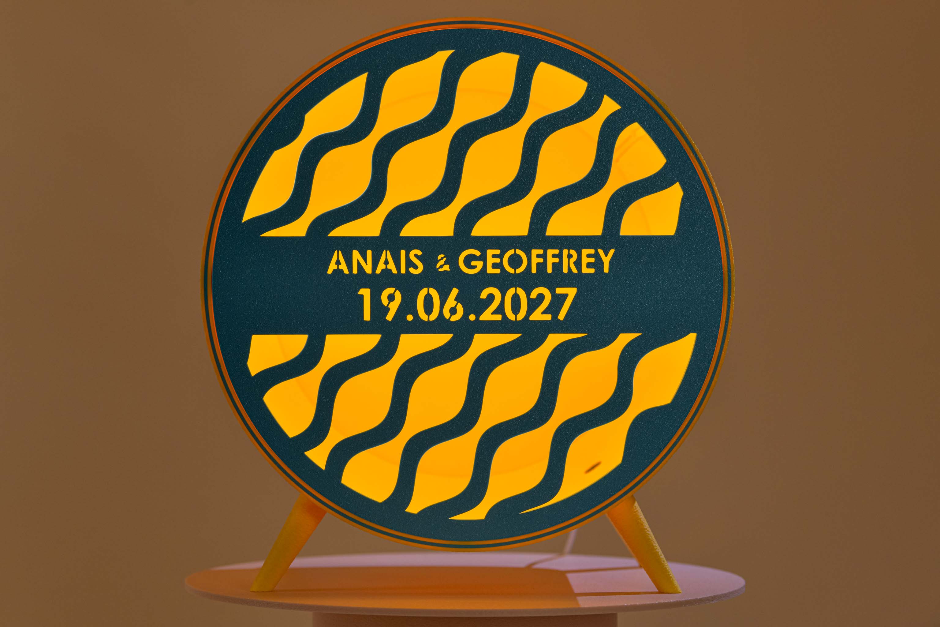 Urne ronde personnalisée - Vaguelettes (sur pieds) (avec lumière)