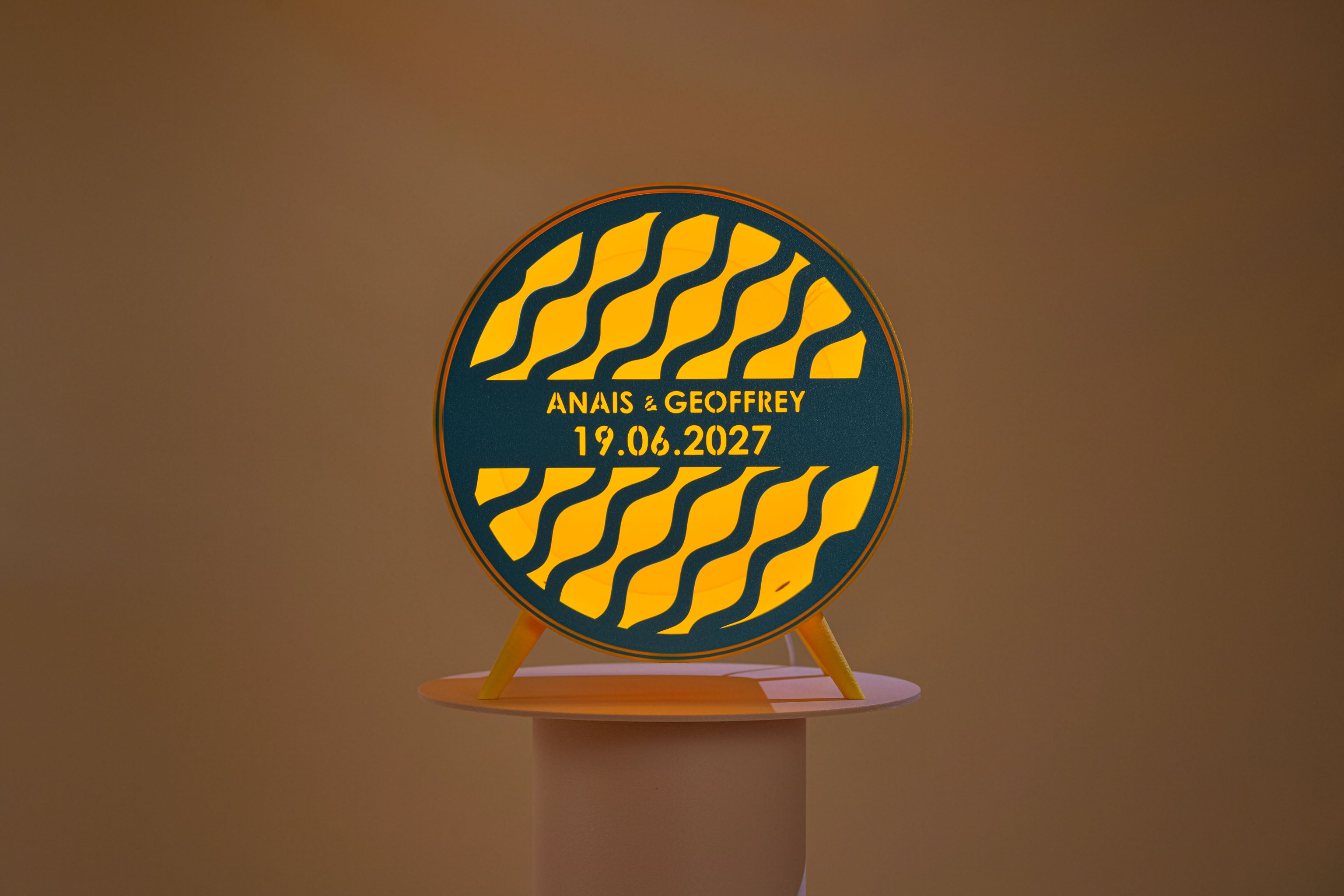 Urne ronde personnalisée - Vaguelettes (sur pieds) (avec lumière)